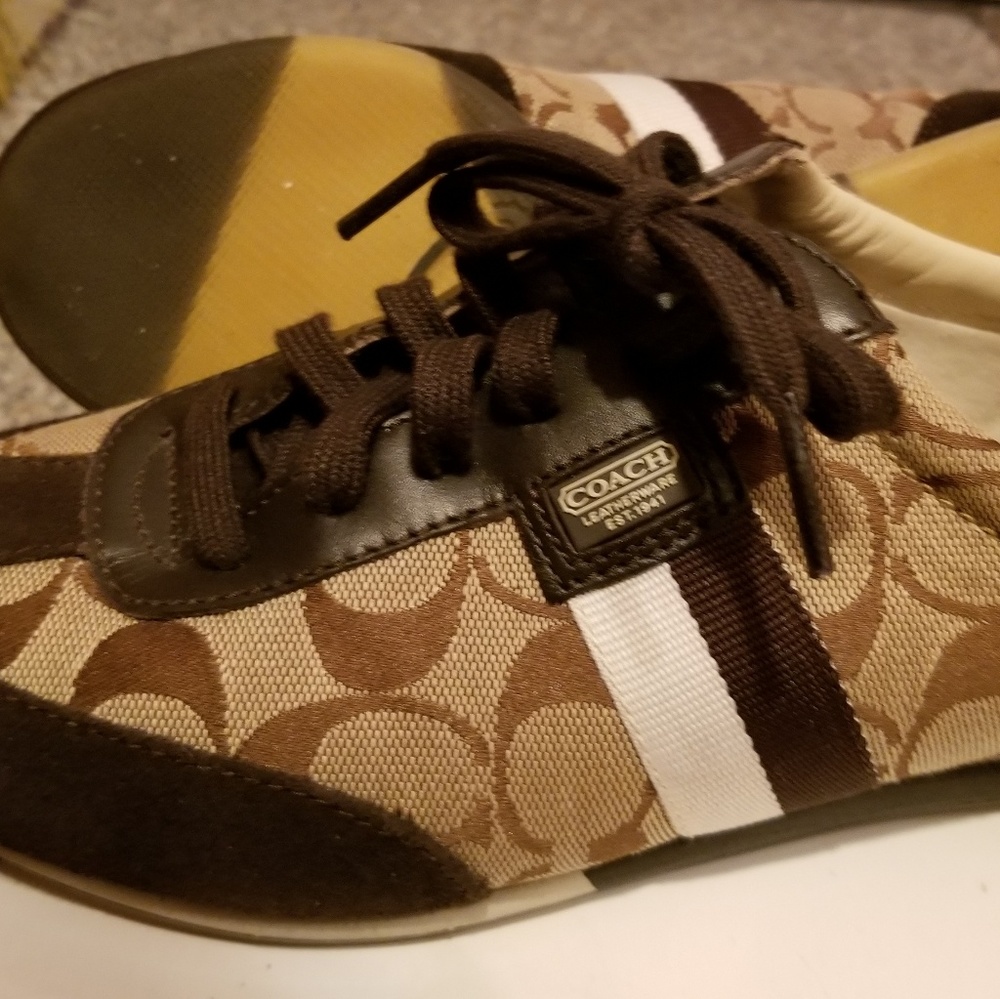 Coach JOSS shoes size 8.5 ( brown /cream )